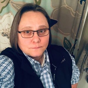 Meet your Posher, April lynn